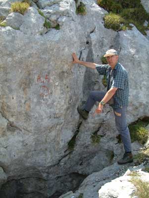 Richard Maire, one of the original explorers, near the entrance (Paul De Bie, 2003)